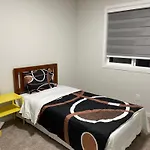 3 Bedroom Luxury House Near Calgary International Airport Nw!!!