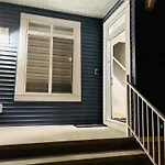 3 Bedroom Luxury House Near Calgary International Airport Nw!!!