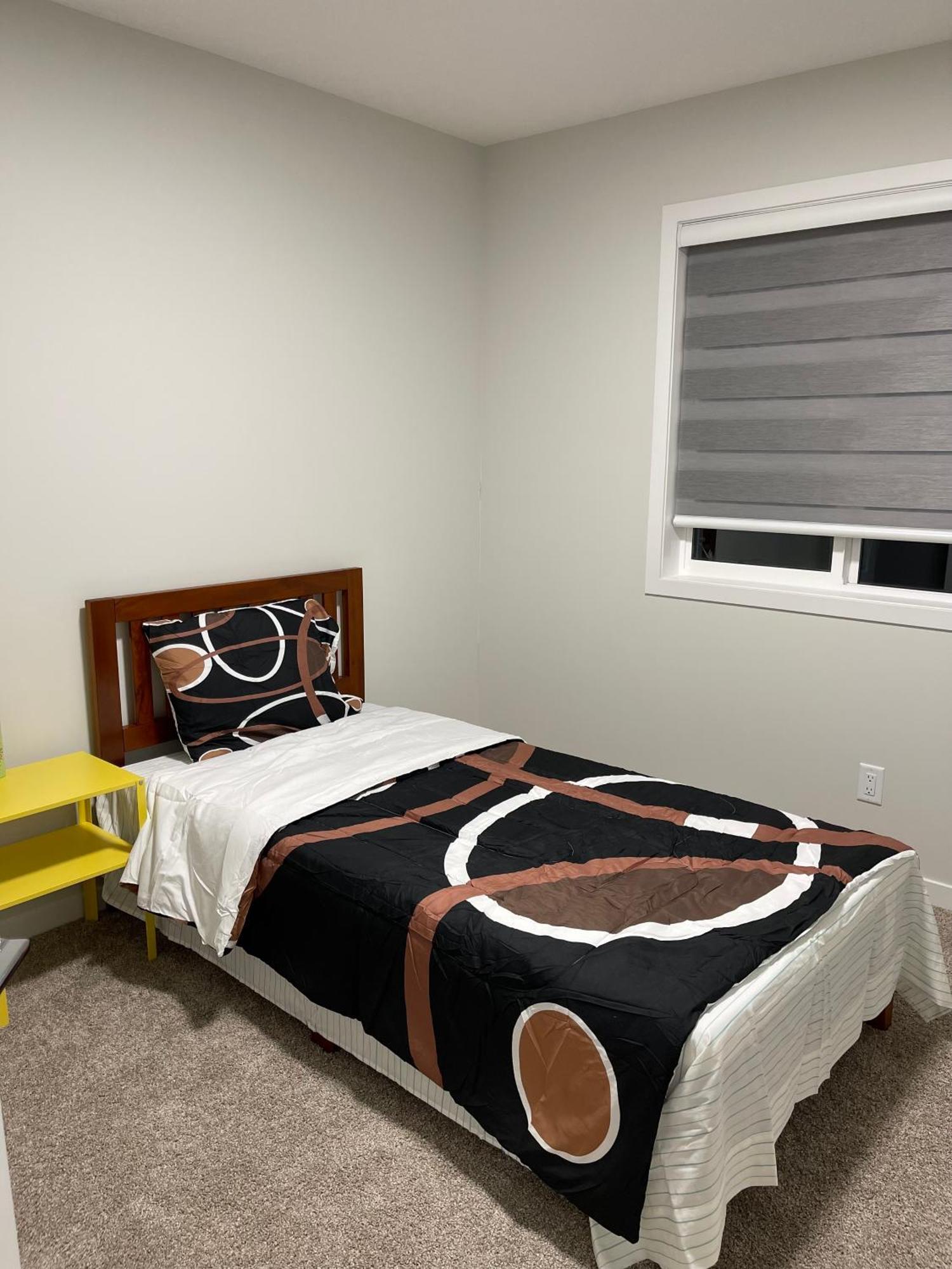 3 Bedroom Luxury House Near International Airport Nw!!! Calgary